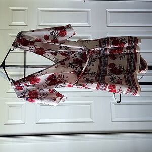 Trixxi red white floral romper sz M
